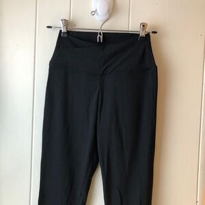 HALARA Black Unisex CrossFront Soft Fabric Women’s size Small Leggings